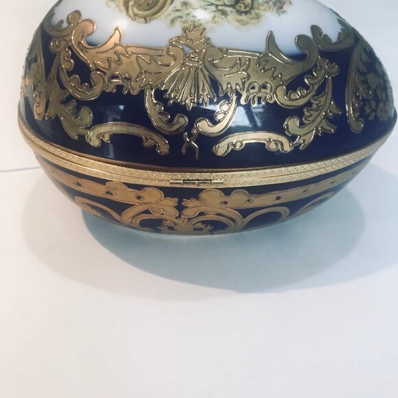 Elegant Extra Large Decorative Egg Trinket Box Cobalt Blue Gold, Courting Couple - Picture 6 of 9